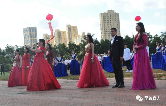 第七届体育文化节暨第二十二届冬季运动会教育学院荣载而归 第 6 张 第七届体育文化节暨第二十二届冬季运动会教育学院荣载而归 第 6 张