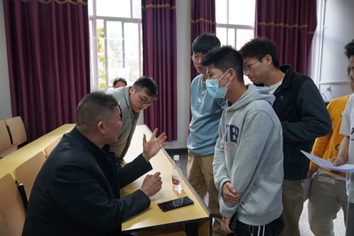 8.jpg 【魅力工程】-促高质量就业——建筑工程学院校园招聘会 第 9 张