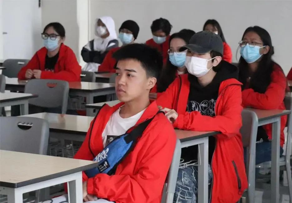 13.jpg 【创美艺传】青春心向党|艺术与传媒学院组织集中观看中国共产党第二十次全国代表大会开幕会盛况 第 11 张