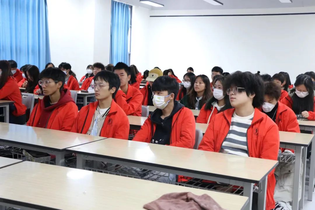 20.jpg 【创美艺传】青春心向党|艺术与传媒学院组织集中观看中国共产党第二十次全国代表大会开幕会盛况 第 20 张