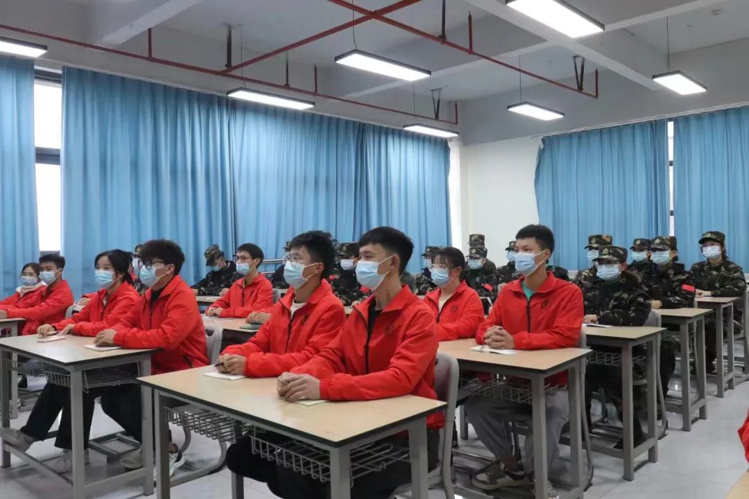 22.jpg 【创美艺传】青春心向党|艺术与传媒学院组织集中观看中国共产党第二十次全国代表大会开幕会盛况 第 21 张