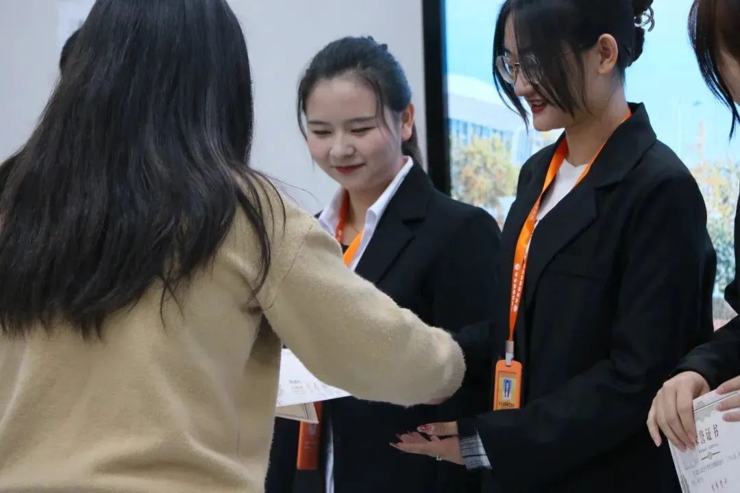 【创美艺传】表彰大会暨受聘仪式 第 6 张