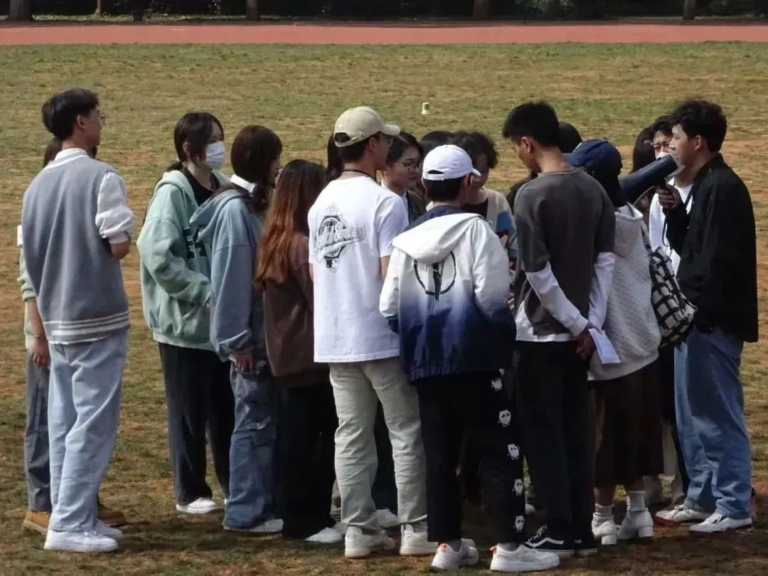 1.jpg 【创美艺传】@运动会幕后工作者:你们辛苦了! 第 1 张