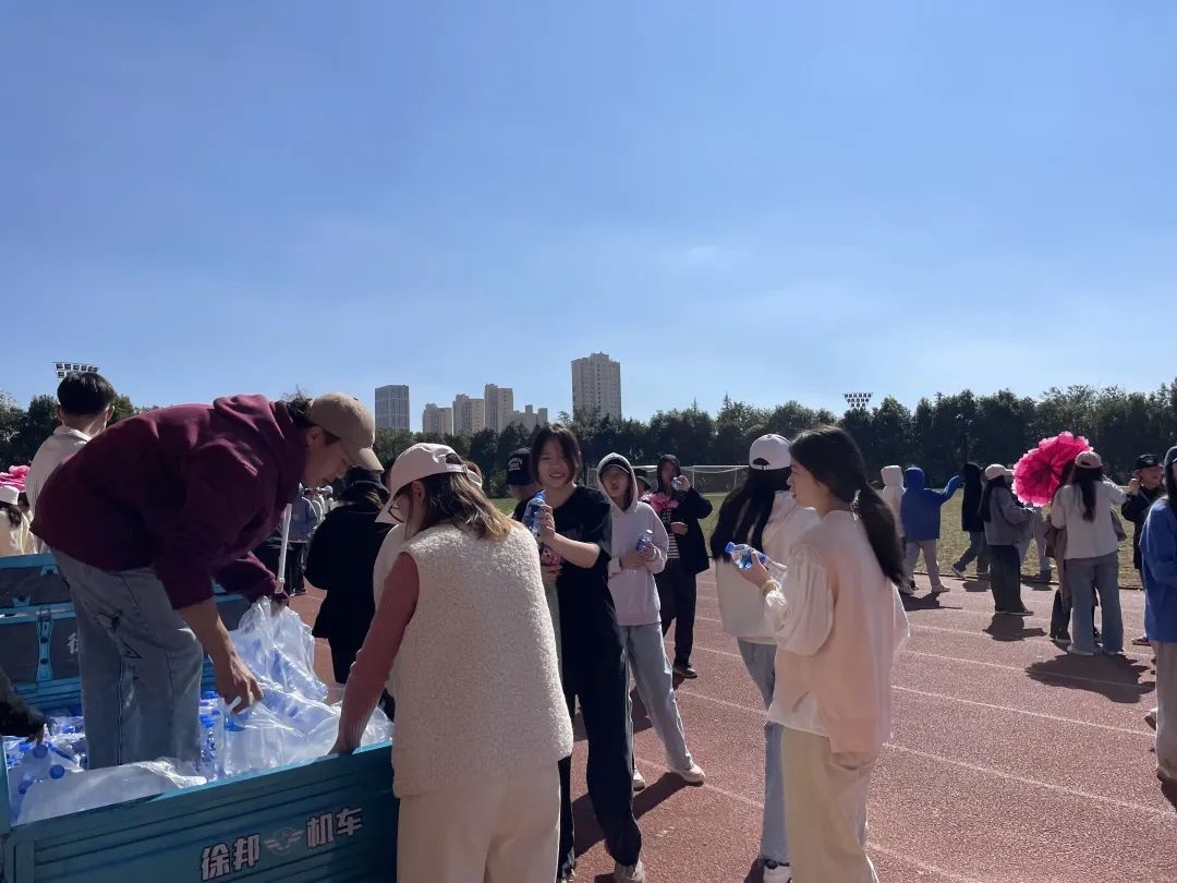 6.jpg 【创美艺传】@运动会幕后工作者:你们辛苦了! 第 4 张