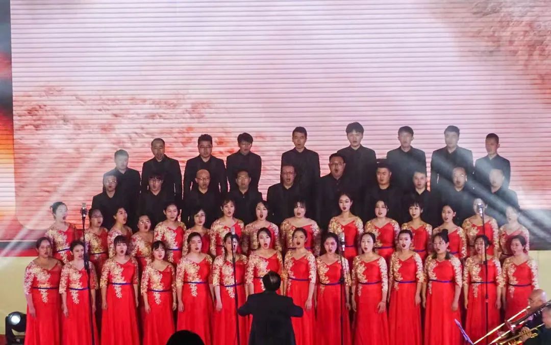 【创美艺传】云南经济管理学院教职工合唱比赛暨30周年校庆活动圆满结束 第 4 张