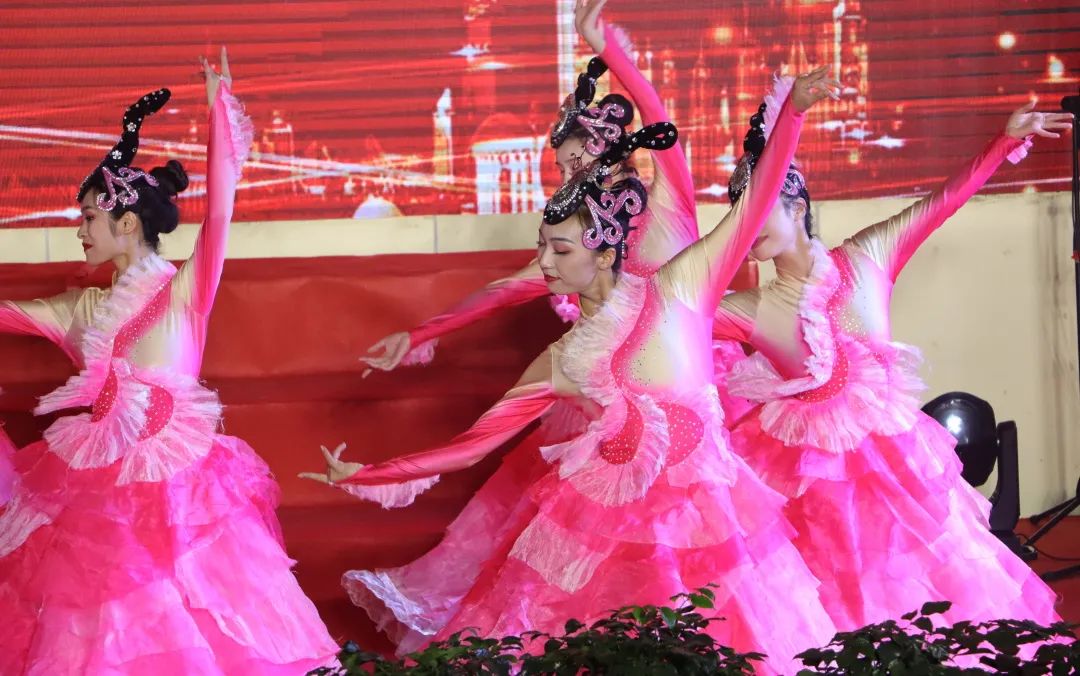 【创美艺传】云南经济管理学院教职工合唱比赛暨30周年校庆活动圆满结束 第 8 张