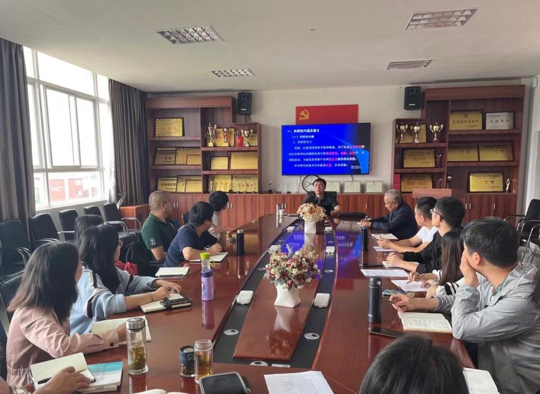 【魅力工程】-建筑工程学院开展青年教师教学改革项目申报与组织实施培训 第 2 张
