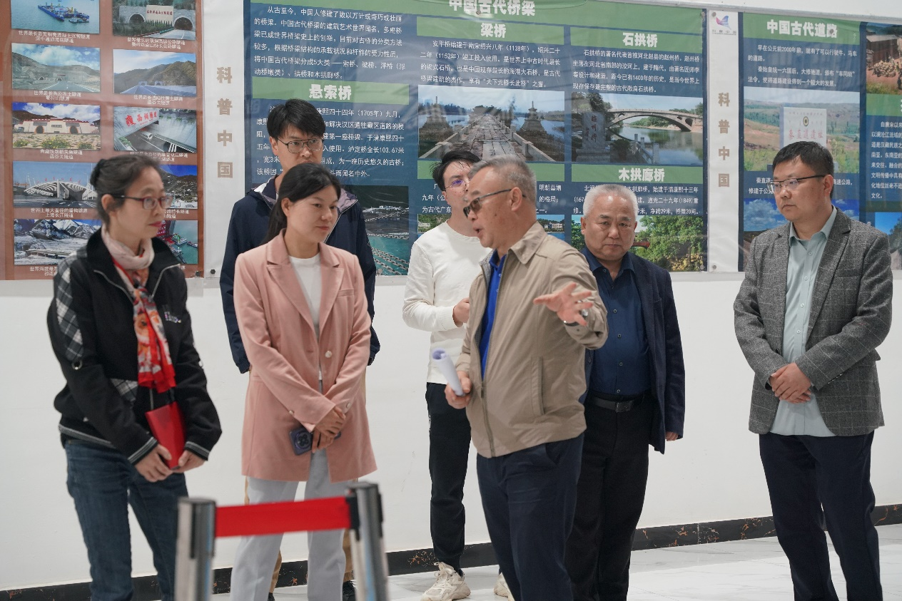 云南经济管理学院“土木综合训练中心·昆明市青少年科普基地”揭牌典礼暨科普基地工作研讨会顺利举行 第 10 张