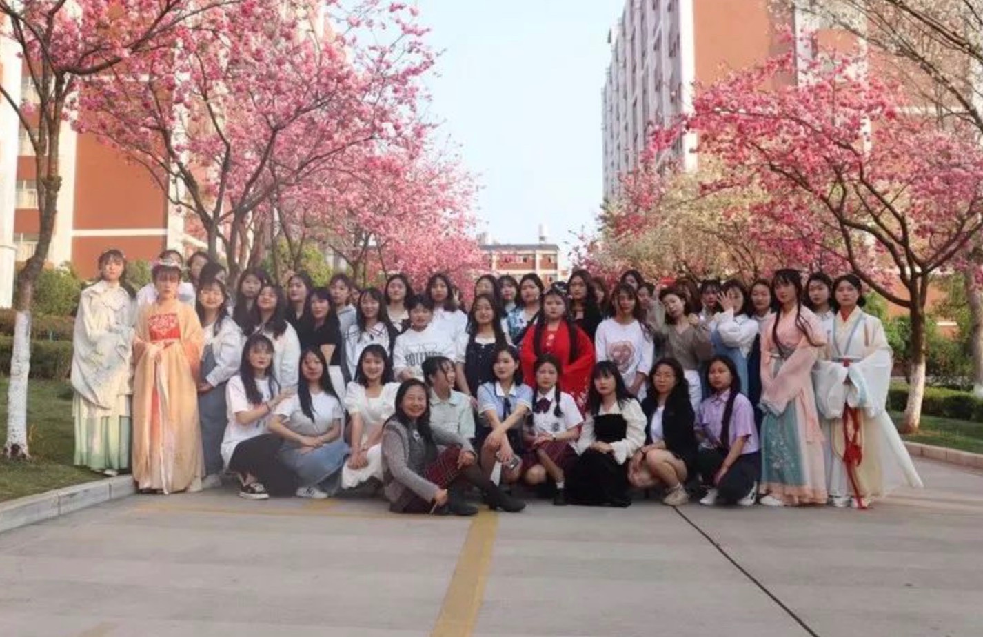 2000+同学的“何妈妈”，她是云南省最美高校辅导员！ 第 10 张