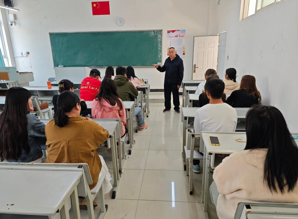 以行践学，蓄力启航——高职学院组织22级小学教育专业学生赴沾益开展集体实习活动 第 1 张