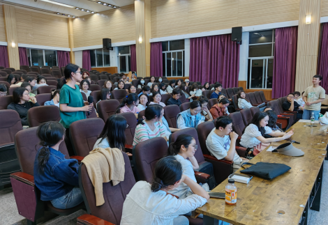 医学院药学、中药学专业开展考研交流会 第 10 张
