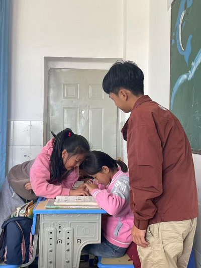 架起理论与实践的桥梁，放飞教育与童真的梦想——高职学院小教系开展教育见习活动 第 15 张