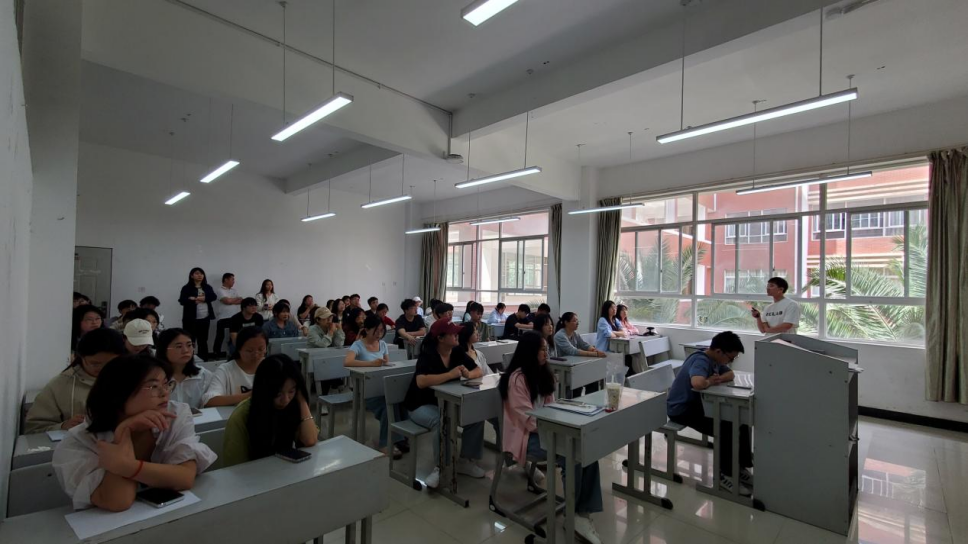 学院资讯 | 财会金融学院举办2025届毕业生第六场专场招聘会 第 3 张