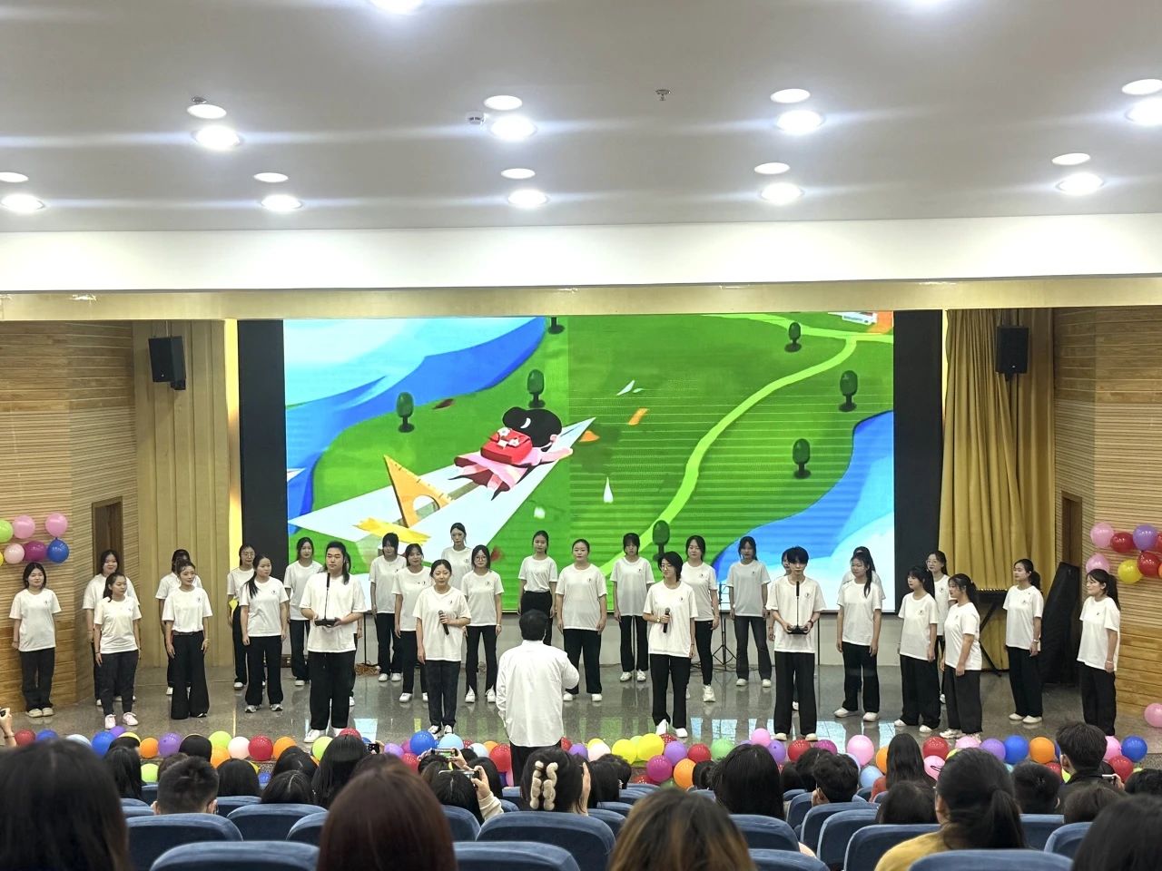 财不说再见!青春礼赞,逐梦起航 财会金融学院2025届毕业典礼圆满落幕 第 20 张 财不说再见!青春礼赞,逐梦起航 财会金融学院2025届毕业典礼圆满落幕 第 20 张