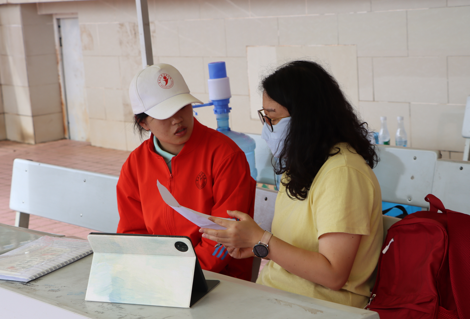 云南经济管理学院医学院：军训温情满场，青春暖意盈心 第 12 张