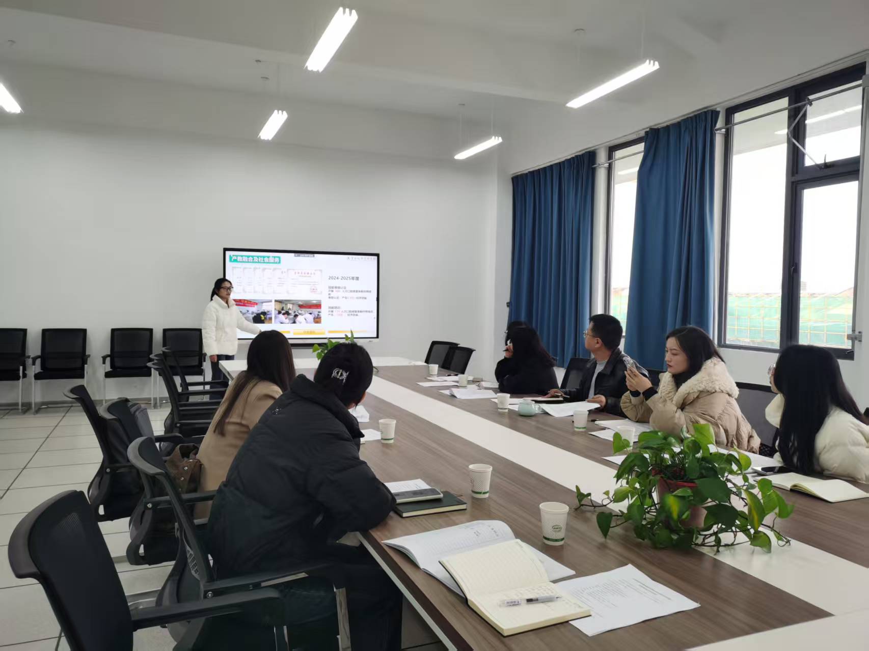 深化产教融合 精准对接需求—— 我院赴多单位开展口腔医学技术专业人才培养方案调研 第 2 张 深化产教融合 精准对接需求—— 我院赴多单位开展口腔医学技术专业人才培养方案调研 第 2 张