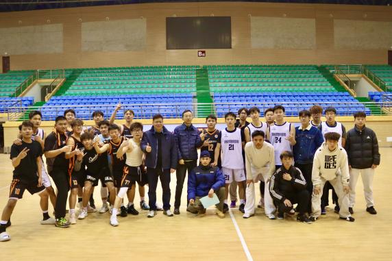 热血逐光,“篮”不住的青春!医学院篮球赛总决赛燃动校园 第 1 张 热血逐光,“篮”不住的青春!医学院篮球赛总决赛燃动校园 第 1 张