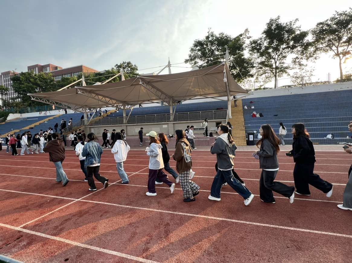 学院资讯 | 逐光向暖 律动财商 ——云南经济管理学院财经商贸学院“逐光”健康运动日师生联动纪实 第 3 张 学院资讯 | 逐光向暖 律动财商 ——云南经济管理学院财经商贸学院“逐光”健康运动日师生联动纪实 第 3 张